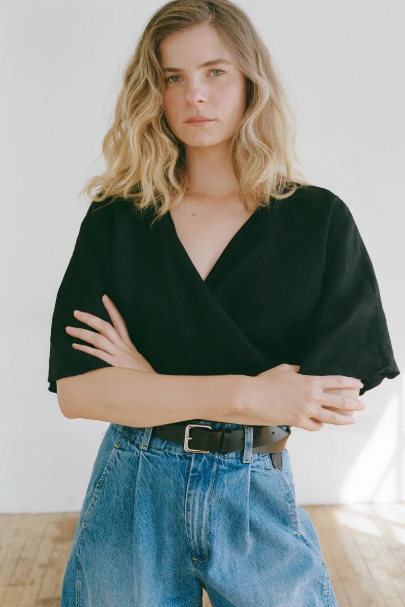 Shaina Mote Classic Belt Black styled with denim high rise jeans black leather belt silver buckle