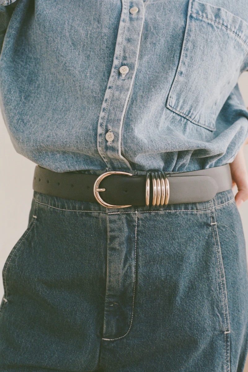 Shaina Mote Loops Belt Onyx detail silver ring hardware black leather belt buckle closure