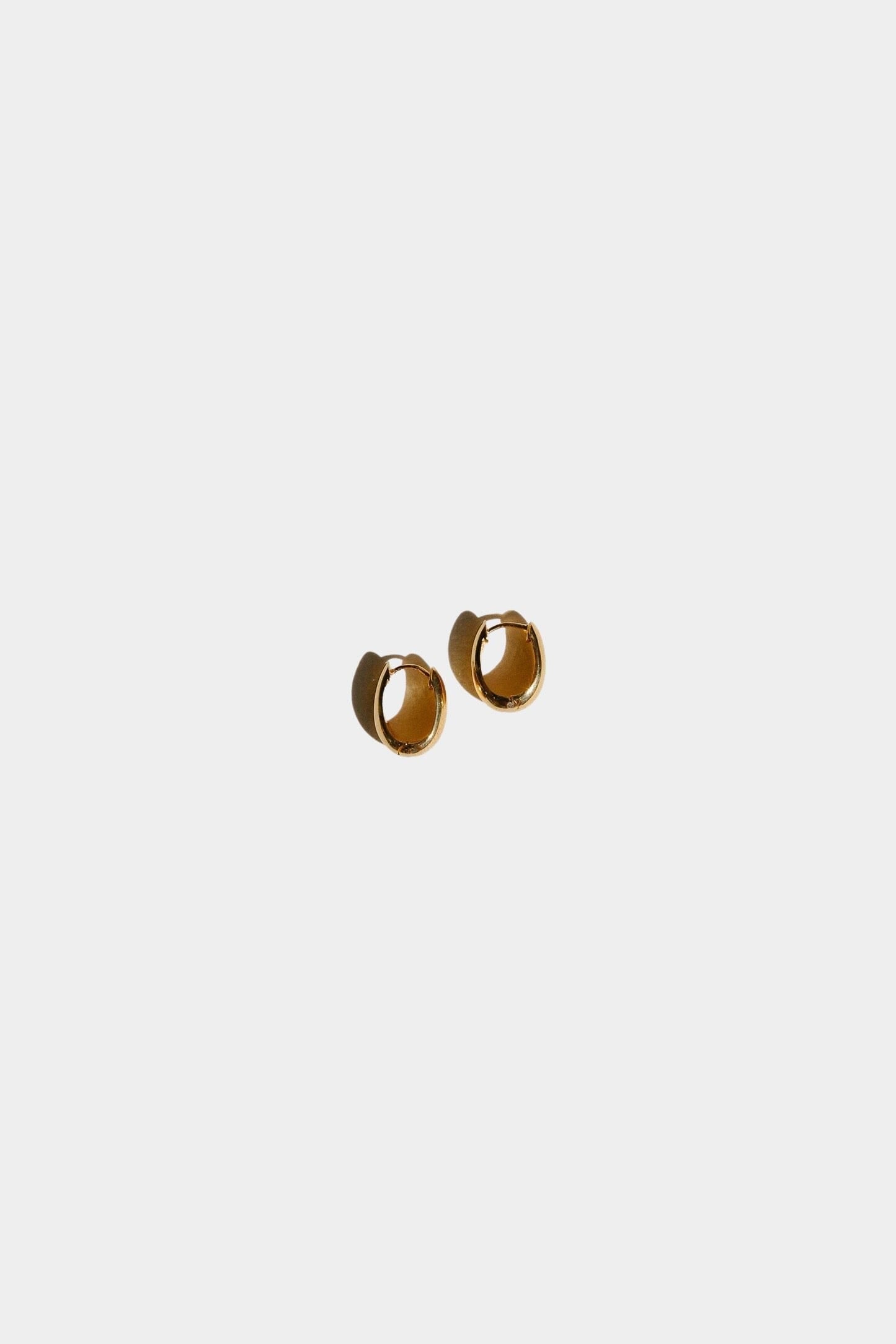Vermeer Studio - Penelope Earrings - Gold - Earrings - YUCCA, Artistic jewelry for women, boutique near me.