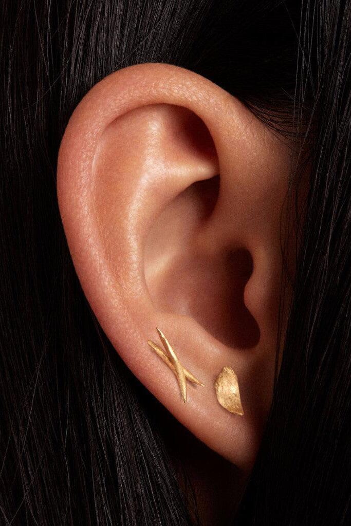 WWAKE - Smudge Wisp Earring - Earrings - YUCCA, Smudge Wisp Earring, minimalist fine jewelry, understated everyday jewelry.