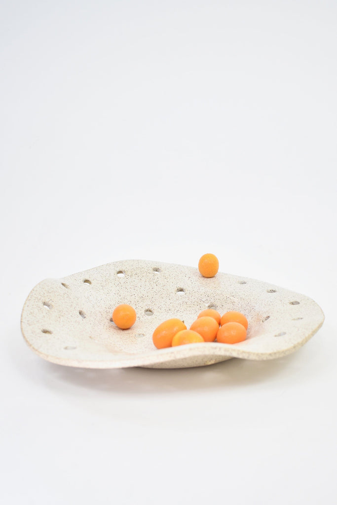 SIN Ceramics | Bora Berry Bowl In Speckled White - SHOP YUCCA Ceramic SIN CERAMICS - YUCCA 